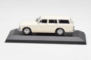 Volvo 121 Amazon Stationwagon Wit Minichamps 1:43 430171010 Metaal