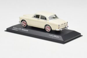 Volvo 121 Amazon Wit Minichamps 1:43 430171040 Metaal — afbeelding 3 van 4