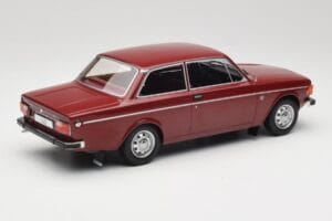 Volvo 142 Donkerrood MCG 1:18 MCG18443 Metaal — afbeelding 2 van 6