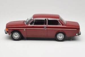 Volvo 142 Donkerrood MCG 1:18 MCG18443 Metaal — afbeelding 3 van 6