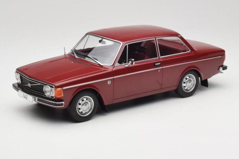 Volvo 142 Donkerrood MCG 1:18 MCG18443 Metaal