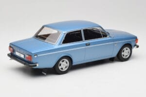 Volvo 142 Lichtblauw MCG 1:18 MCG18444 Metaal — afbeelding 2 van 6