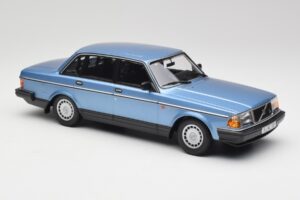 Volvo 240 GL Blauw Metallic Minichamps 1:18 155171404 Metaal — afbeelding 4 van 6
