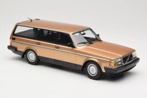 Volvo 240 GL Stationwagen Gold Metallic Minichamps 1:18 155171415 Metaal — afbeelding 4 van 6