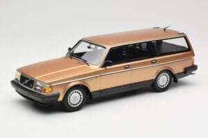 Volvo 240 GL Stationwagen Gold Metallic Minichamps 1:18 155171415 Metaal