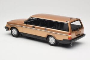 Volvo 240 GL Stationwagen Gold Metallic Minichamps 1:18 155171415 Metaal — afbeelding 5 van 6