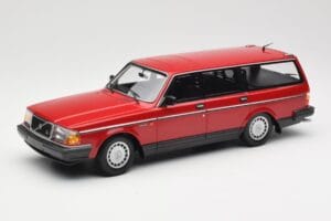 Volvo 240 GL Stationwagen Rood Minichamps 1:18 155171411 Metaal