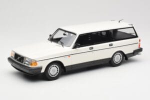 Volvo 240 GL Stationwagen Wit Minichamps 1:18 155171412 Metaal