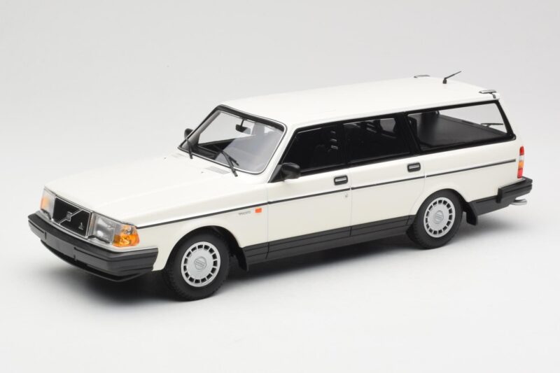 Volvo 240 GL Stationwagen Wit Minichamps 1:18 155171412 Metaal