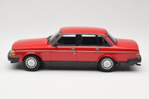 Volvo 240 GL Donkerrood Minichamps 1:18 166171401 Metaal — afbeelding 3 van 6