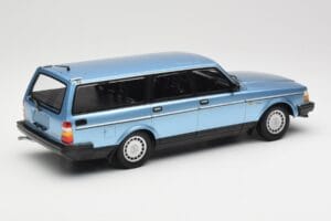Volvo 240 GL Estate Blue Metallic Minichamps 1:18 155171414 Metaal — afbeelding 2 van 6