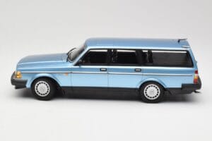 Volvo 240 GL Estate Blue Metallic Minichamps 1:18 155171414 Metaal — afbeelding 3 van 6