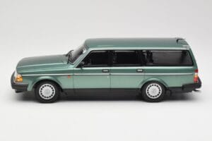 Volvo 240 GL Estate Green Metallic Minichamps 1:18 155171410 Metaal — afbeelding 3 van 6