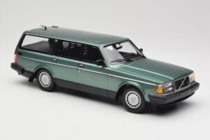 Volvo 240 GL Estate Green Metallic Minichamps 1:18 155171410 Metaal — afbeelding 4 van 6