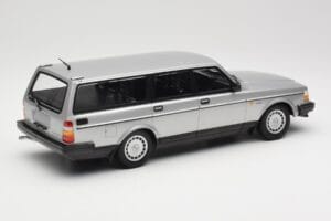 Volvo 240 GL Estate Zilver Minichamps 1:18 155171416 Metaal — afbeelding 2 van 6