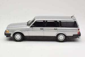 Volvo 240 GL Estate Zilver Minichamps 1:18 155171416 Metaal — afbeelding 3 van 6