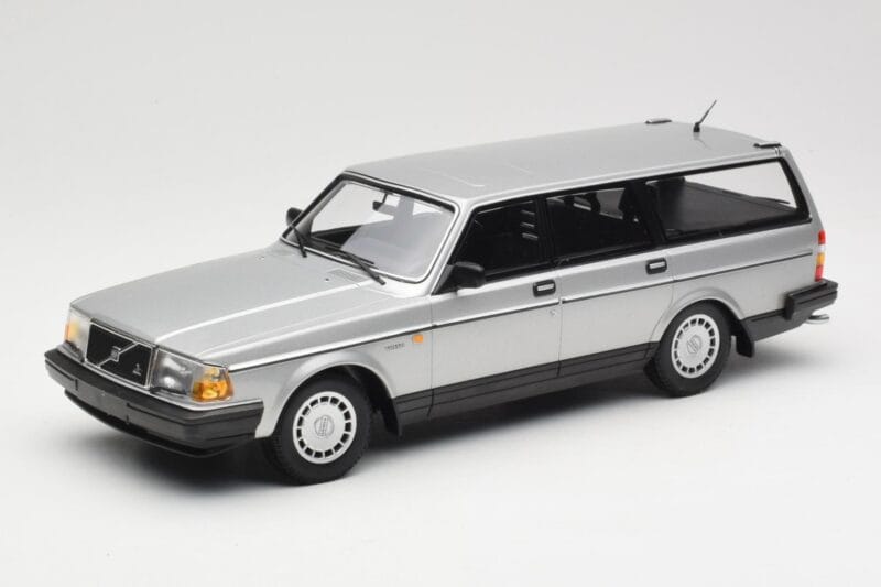 Volvo 240 GL Estate Zilver Minichamps 1:18 155171416 Metaal