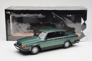 Volvo 240 GL Groen Metallic Minichamps 1:18 155171400 Metaal — afbeelding 6 van 6