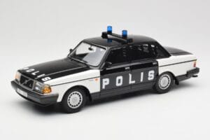 Volvo 240 GL Polis Sweden Zwart Minichamps 1:18 155171497 Metaal