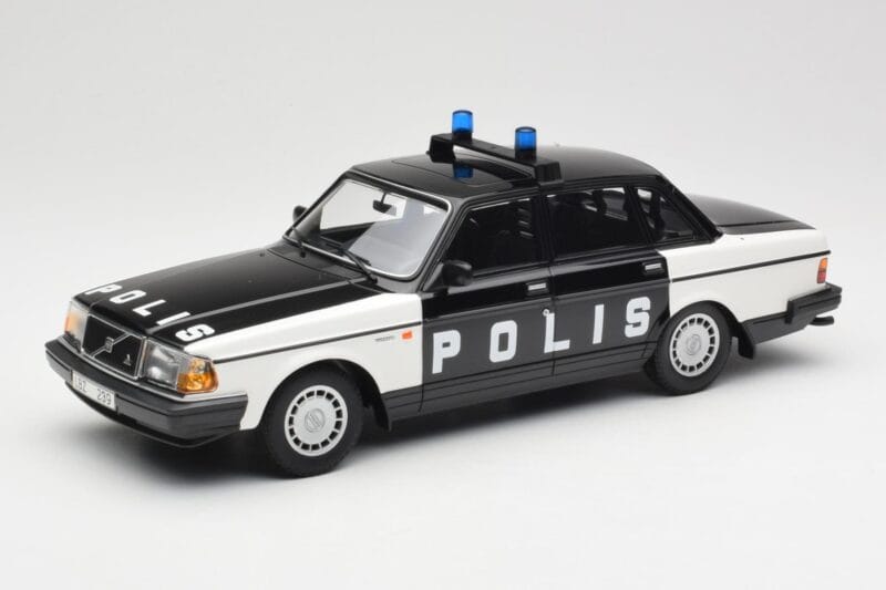 Volvo 240 GL Polis Sweden Zwart Minichamps 1:18 155171497 Metaal