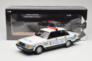 Volvo 240 GL Polis Sweden Minichamps 1:18 155171490 Metaal — afbeelding 6 van 6