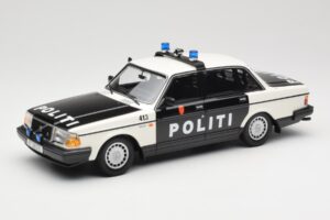 Volvo 240 GL Politi Norway Zwart Minichamps 1:18 155171496 Metaal