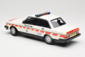 Volvo 240 GL Politie Netherlands Minichamps 1:18 155171498 Metaal — afbeelding 5 van 6