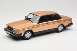 Volvo 240 GL Goud Minichamps 1:18 155171405 Metaal