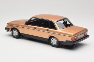 Volvo 240 GL Goud Minichamps 1:18 155171405 Metaal — afbeelding 5 van 6
