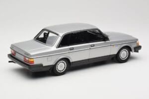 Volvo 240 GL Zilver Minichamps 1:18 155171408 Metaal — afbeelding 2 van 6