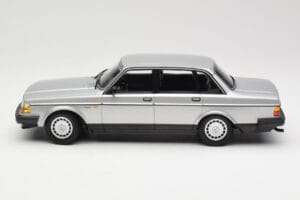 Volvo 240 GL Zilver Minichamps 1:18 155171408 Metaal — afbeelding 3 van 6