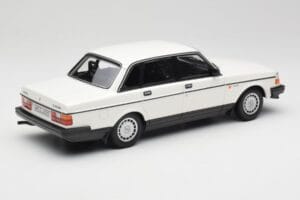 Volvo 240 GL Wit Minichamps 1:18 155171402 Metaal — afbeelding 2 van 6