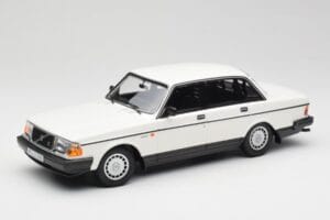 Volvo 240 GL Wit Minichamps 1:18 155171402 Metaal