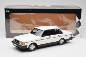 Volvo 240 GL Wit Minichamps 1:18 155171402 Metaal — afbeelding 6 van 6