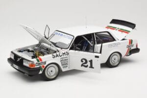 Volvo 240 Turbo #21 P. Stureson DTM Winner Wunstorf 1985 AUTOart 1:18 88592 Metaal — afbeelding 2 van 8