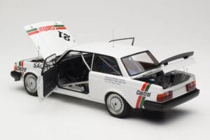 Volvo 240 Turbo #21 P. Stureson DTM Winner Wunstorf 1985 AUTOart 1:18 88592 Metaal — afbeelding 5 van 8