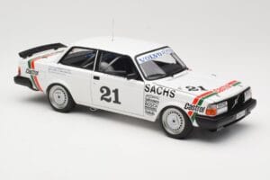 Volvo 240 Turbo #21 P. Stureson DTM Winner Wunstorf 1985 AUTOart 1:18 88592 Metaal — afbeelding 6 van 8