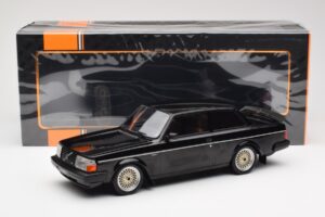 Volvo 240 Turbo Zwart Custom IXO 1:18 18CMC178 Metaal — afbeelding 6 van 6