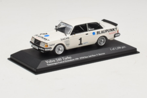 Volvo 240 Turbo #1 P. Stureson IPS Motorsport DTM 1986 Minichamps 1:43 400861701 Metaal — afbeelding 2 van 4