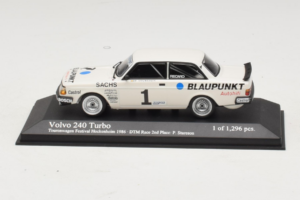 Volvo 240 Turbo #1 P. Stureson IPS Motorsport DTM 1986 Minichamps 1:43 400861701 Metaal