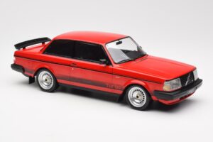 Volvo 240 Turbo Rood Custom IXO 1:18 18CMC177 Metaal — afbeelding 4 van 5