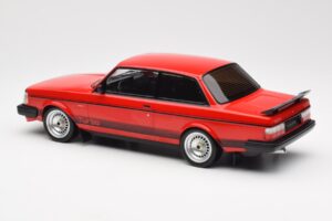 Volvo 240 Turbo Rood Custom IXO 1:18 18CMC177 Metaal — afbeelding 5 van 5