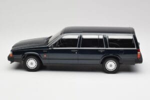 Volvo 740 GL Stationwagen Donkergroen Metallic Minichamps 1:18 155171771 Metaal — afbeelding 3 van 6