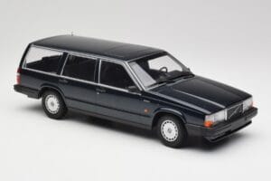 Volvo 740 GL Stationwagen Donkergroen Metallic Minichamps 1:18 155171771 Metaal — afbeelding 4 van 6