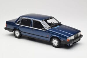 Volvo 740 GL Dark Blue Metallic Minichamps 1:18 155171701 Metaal — afbeelding 4 van 6