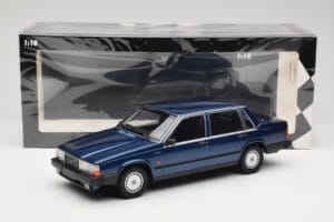 Volvo 740 GL Dark Blue Metallic Minichamps 1:18 155171701 Metaal — afbeelding 6 van 6
