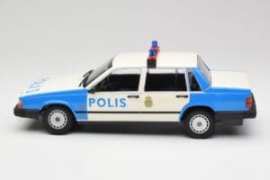 Volvo 740 GL Zweedse Politie Minichamps 1:18 155171791 Metaal — afbeelding 3 van 6