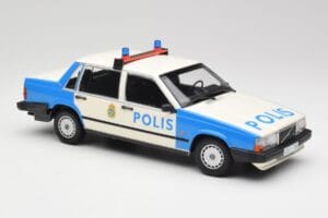 Volvo 740 GL Zweedse Politie Minichamps 1:18 155171791 Metaal — afbeelding 4 van 6