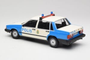 Volvo 740 GL Zweedse Politie Minichamps 1:18 155171791 Metaal — afbeelding 5 van 6