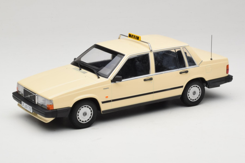 Volvo 740 GL Taxi Duitsland Minichamps 1:18 155171792 Metaal